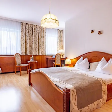 Hotel-restaurant Minichmayr שטייר