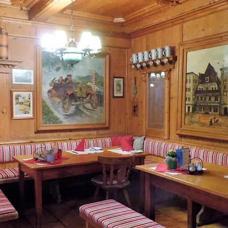 Hotel-restaurant Minichmayr ホテル