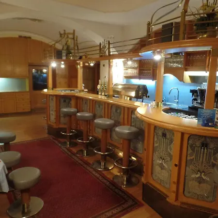 Hotel-restaurant Minichmayr ホテル